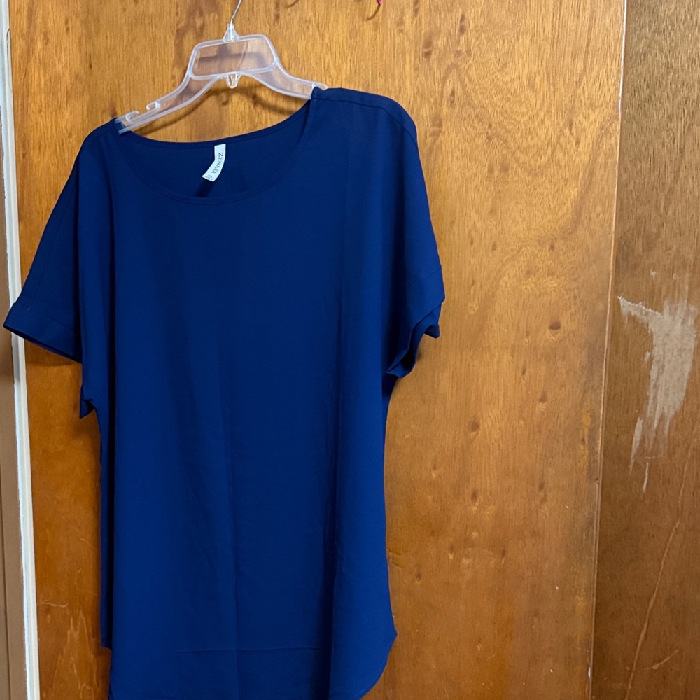 Zenana Outfitters Navy Short Sleeve Top
